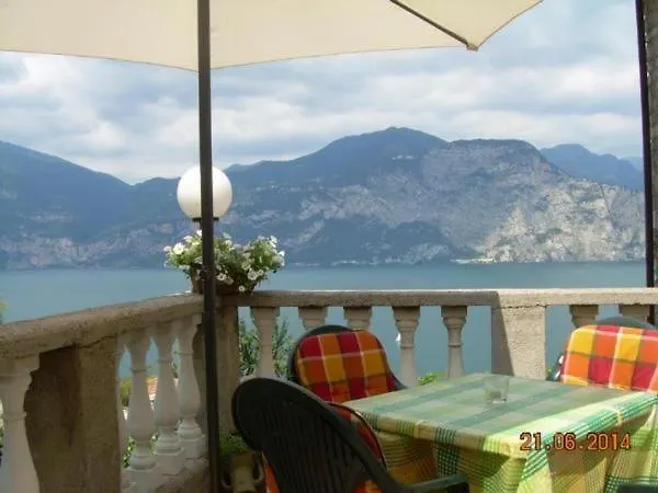 Wohnung Nr, 3 Im Casa Margherita, Mit Terrasse, Garten Und Seeblick Sommavilla