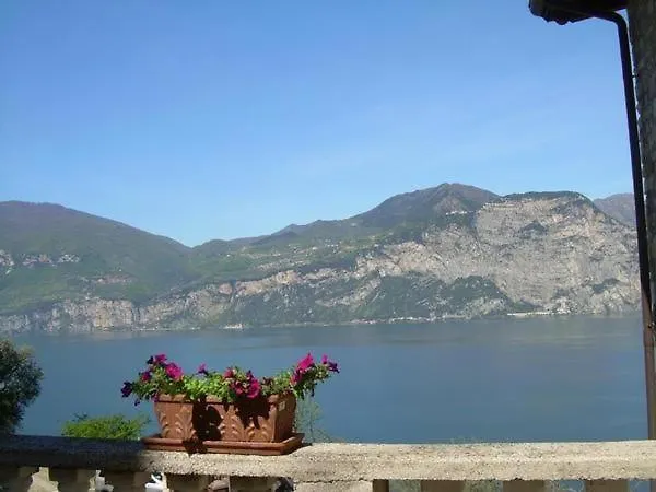 Apartman Wohnung Nr, 3 Im Casa Margherita, Mit Terrasse, Garten Und Seeblick Sommavilla