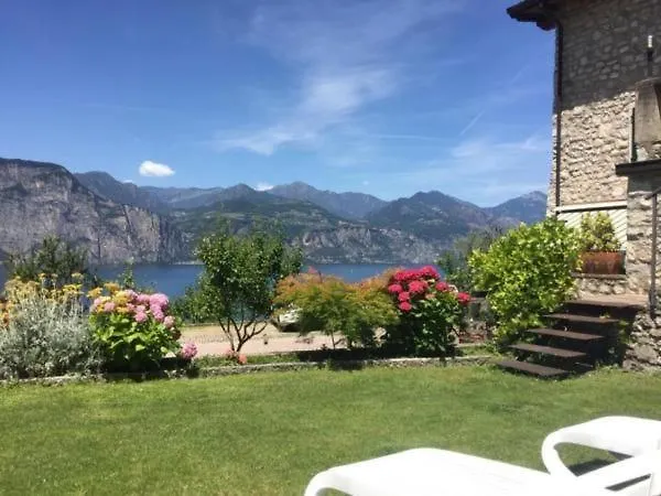 Wohnung Nr, 3 Im Casa Margherita, Mit Terrasse, Garten Und Seeblick Sommavilla
